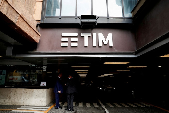 Borsa telecom clearance oggi